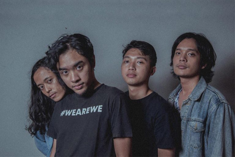 Single Kedua Satu Per Empat Menuju Album Pasca Falasi Pophariini