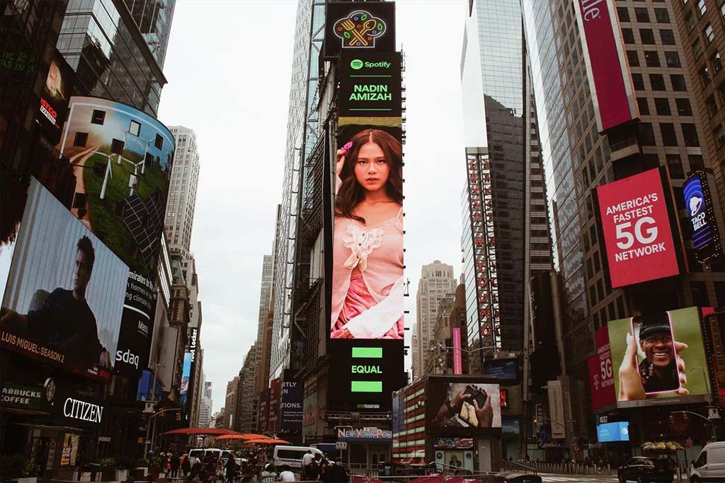 4 Musisi Indonesia di Times Square New York