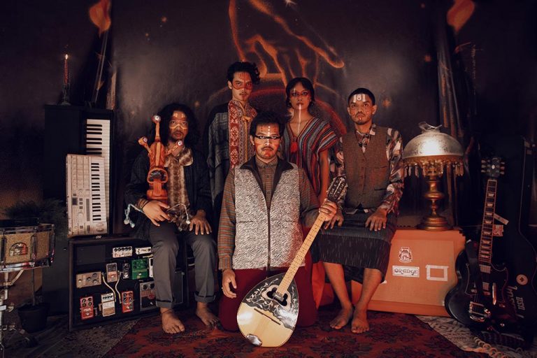 Foreseen Rilis Album Perdana, Suspended Reality - Pophariini